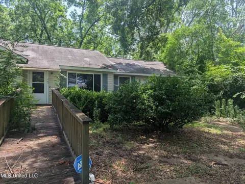 249 Woody Dr, Jackson, MS 39212 photo 2
