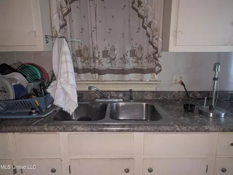 249 Woody Dr, Jackson, MS 39212 photo 9