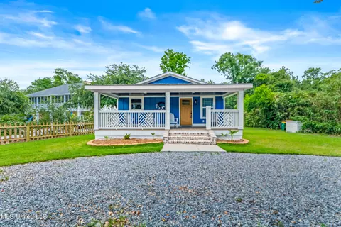 755 E Second St, Pass Christian, MS 39571