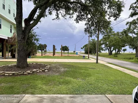 Exterior - 216 West Ave, Long Beach, MS 39560 photo 6 of 8