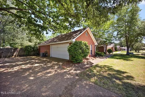 505 Golden Eagle Dr, Byram, MS 39272 photo 2