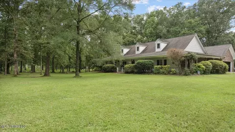 161 Goshen Springs Ln, Brandon, MS 39047