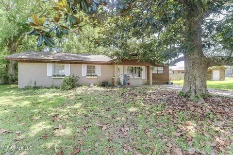 4102 Rabby St, Moss Point, MS 39563