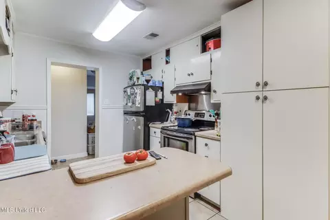Kitchen - 4102 Rabby St, Moss Point, MS 39563 photo 1 of 2