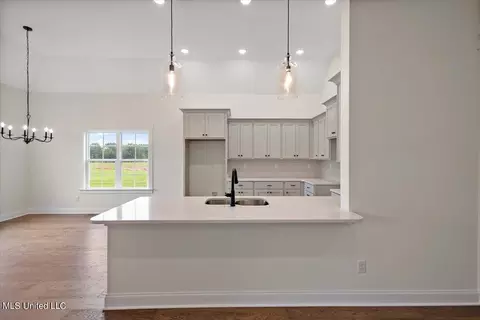 Kitchen - 626 Wells Dr, Hernando, MS 38632 photo 1 of 5