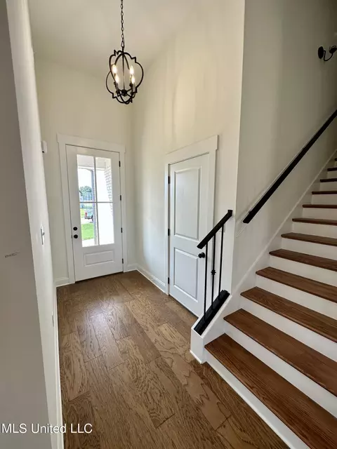Entry Way - 626 Wells Dr, Hernando, MS 38632 photo 3 of 6