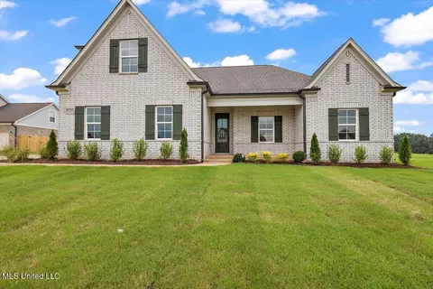 Exterior - 626 Wells Dr, Hernando, MS 38632 photo 2 of 8