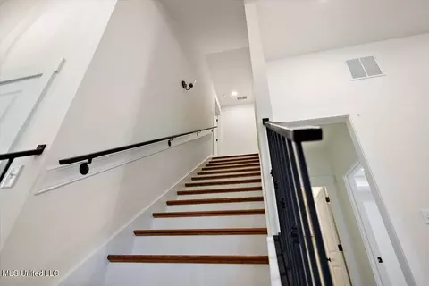 Entry Way - 626 Wells Dr, Hernando, MS 38632 photo 6 of 6