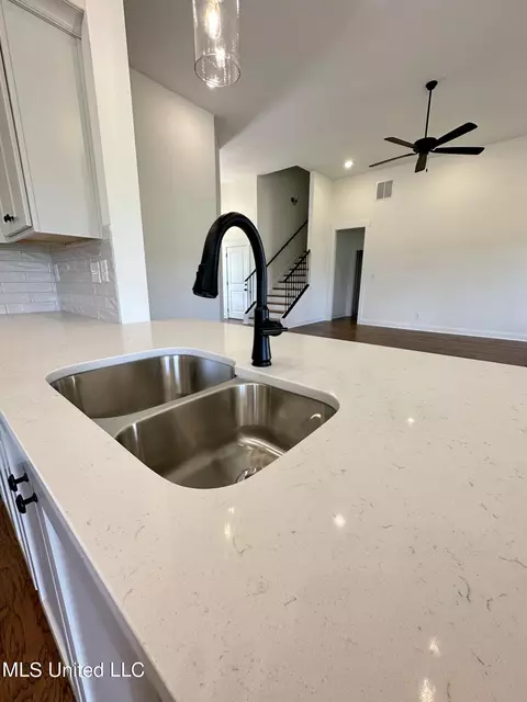 Kitchen - 626 Wells Dr, Hernando, MS 38632 photo 5 of 5