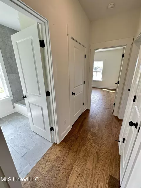 Entry Way - 626 Wells Dr, Hernando, MS 38632 photo 5 of 6