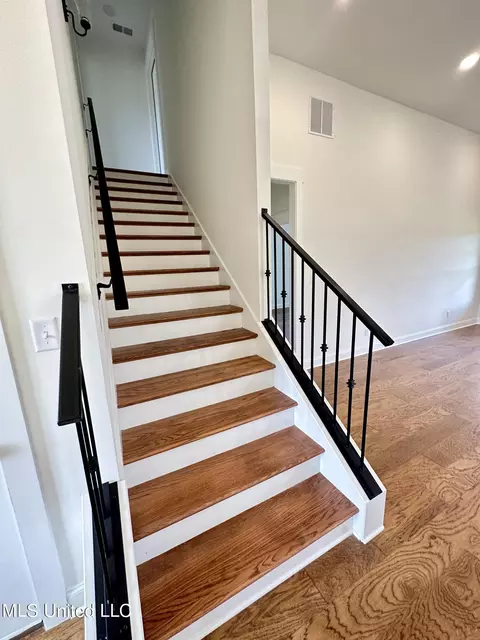 Entry Way - 626 Wells Dr, Hernando, MS 38632 photo 4 of 6