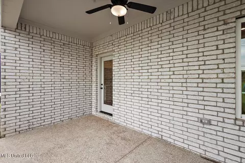 Exterior - 626 Wells Dr, Hernando, MS 38632 photo 5 of 8
