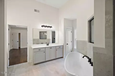 Other - 626 Wells Dr, Hernando, MS 38632 photo 6 of 14