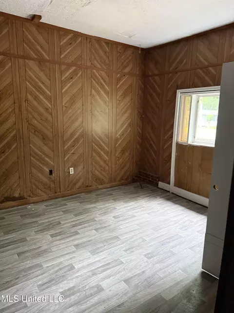 Bedroom - 4189 Del Rosa Dr, Jackson, MS 39206 photo 2 of 2