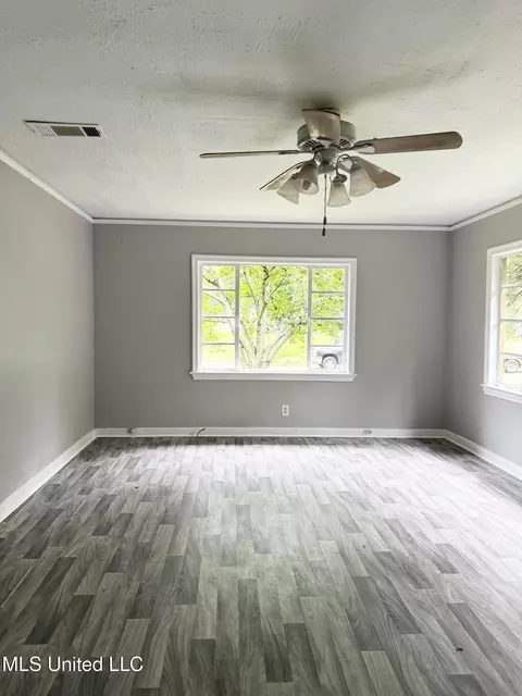 Living - 4189 Del Rosa Dr, Jackson, MS 39206 photo 1 of 2