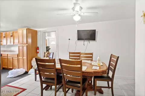 Dining - 415 Dacey St, Biloxi, MS 39530 photo 2 of 2