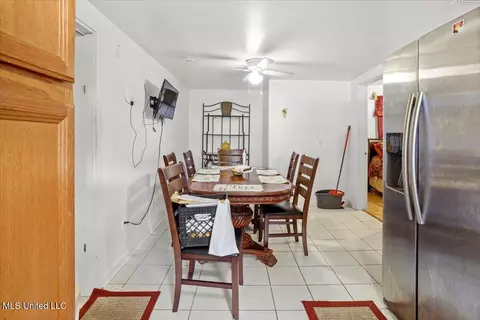 Dining - 415 Dacey St, Biloxi, MS 39530 photo 1 of 2
