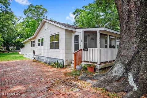 Exterior - 415 Dacey St, Biloxi, MS 39530 photo 2 of 3
