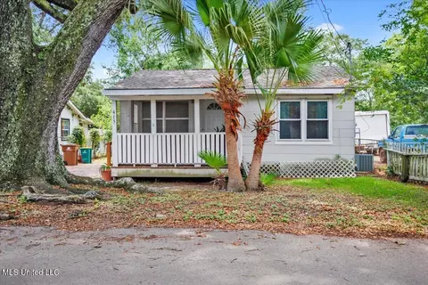 415 Dacey St, Biloxi, MS 39530