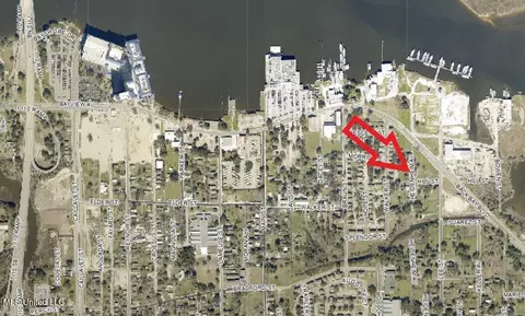 426 Heidenheim Ave, Biloxi, MS 39530
