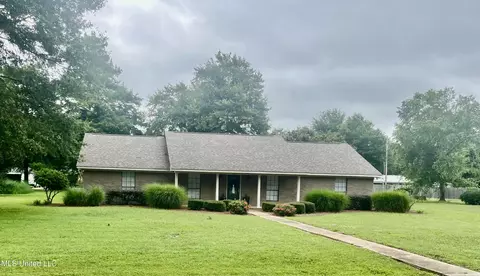 506 Holmes Street St, Belzoni, MS 39038