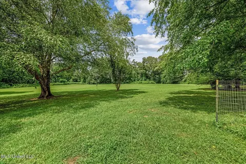 Exterior - 10470 Hunters Walk, Hernando, MS 38632 photo 5 of 10