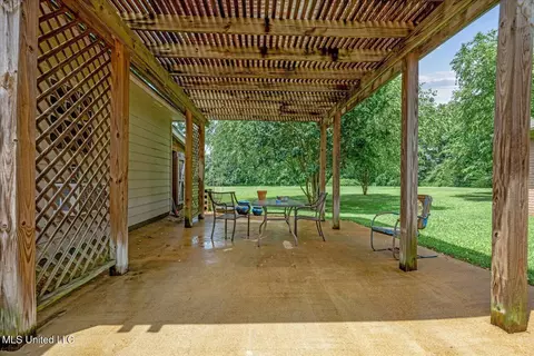 Exterior - 10470 Hunters Walk, Hernando, MS 38632 photo 4 of 10