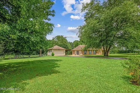 Exterior - 10470 Hunters Walk, Hernando, MS 38632 photo 2 of 10