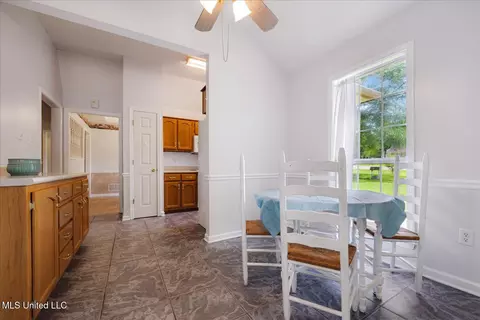 Dining - 10470 Hunters Walk, Hernando, MS 38632 photo 2 of 2