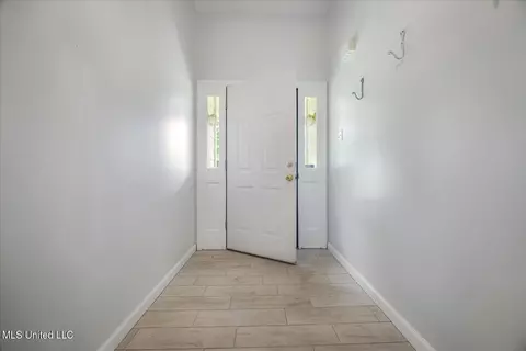 Entry Way - 10470 Hunters Walk, Hernando, MS 38632 photo 1 of 1