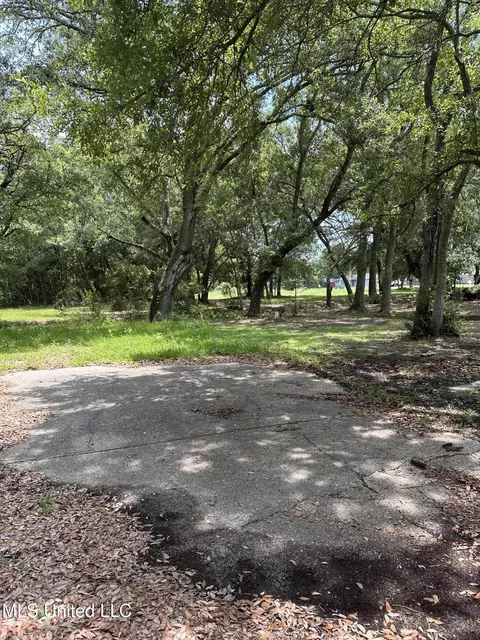 4611 Fisher Ave, Pascagoula, MS 39581
