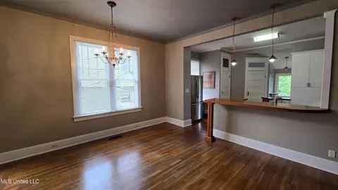 Dining - 908 Madison St, Jackson, MS 39202 photo 2 of 2