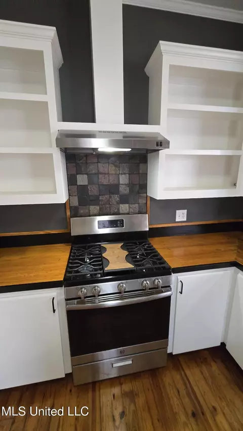 Kitchen - 908 Madison St, Jackson, MS 39202 photo 3 of 6