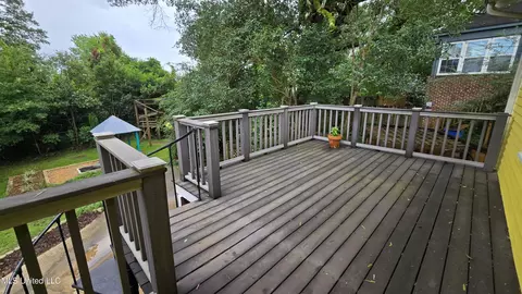 Exterior - 908 Madison St, Jackson, MS 39202 photo 19 of 23