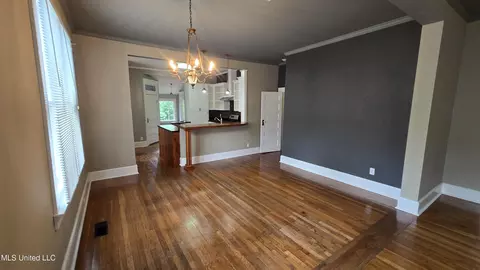 Dining - 908 Madison St, Jackson, MS 39202 photo 1 of 2