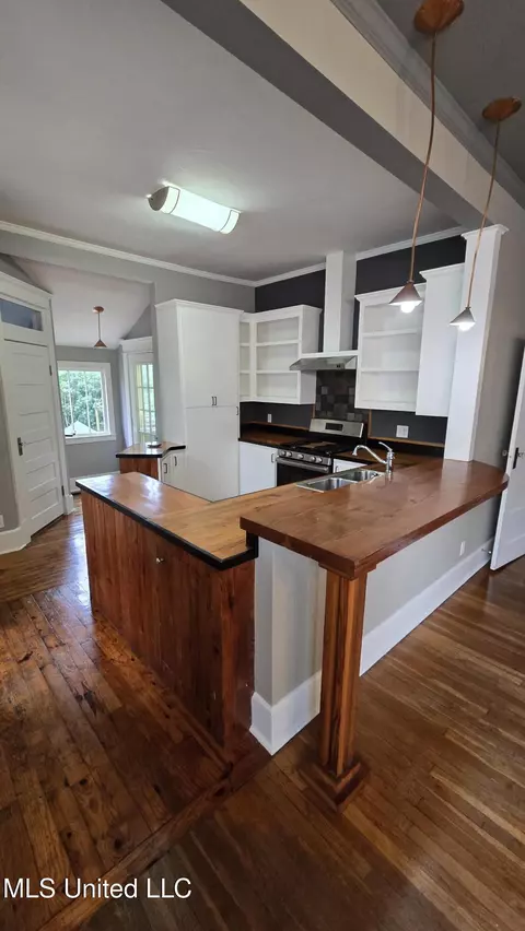 Kitchen - 908 Madison St, Jackson, MS 39202 photo 1 of 6