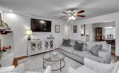 Living - 5335 Red Fox Rd, Jackson, MS 39211 photo 3 of 6