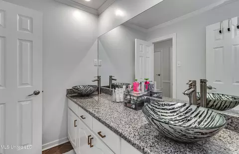 Bath - 5335 Red Fox Rd, Jackson, MS 39211 photo 1 of 3