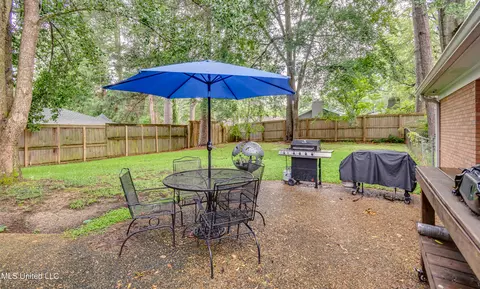 Exterior - 5335 Red Fox Rd, Jackson, MS 39211 photo 3 of 4