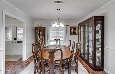 Dining - 5335 Red Fox Rd, Jackson, MS 39211 photo 1 of 6