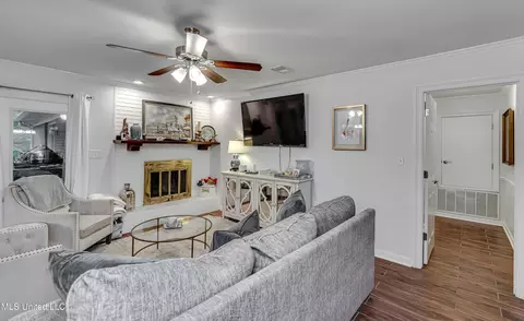 Living - 5335 Red Fox Rd, Jackson, MS 39211 photo 4 of 6