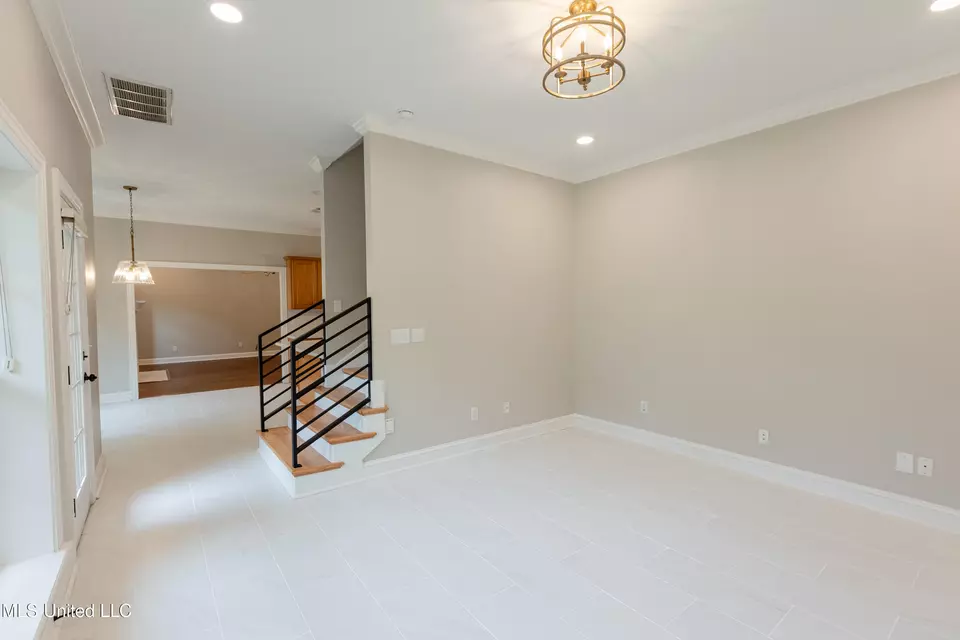 Living - 418 Concord Dr, Clinton, MS 39056 photo 4 of 6