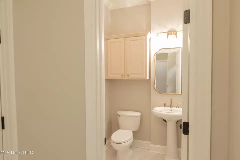 Bath - 418 Concord Dr, Clinton, MS 39056 photo 5 of 7