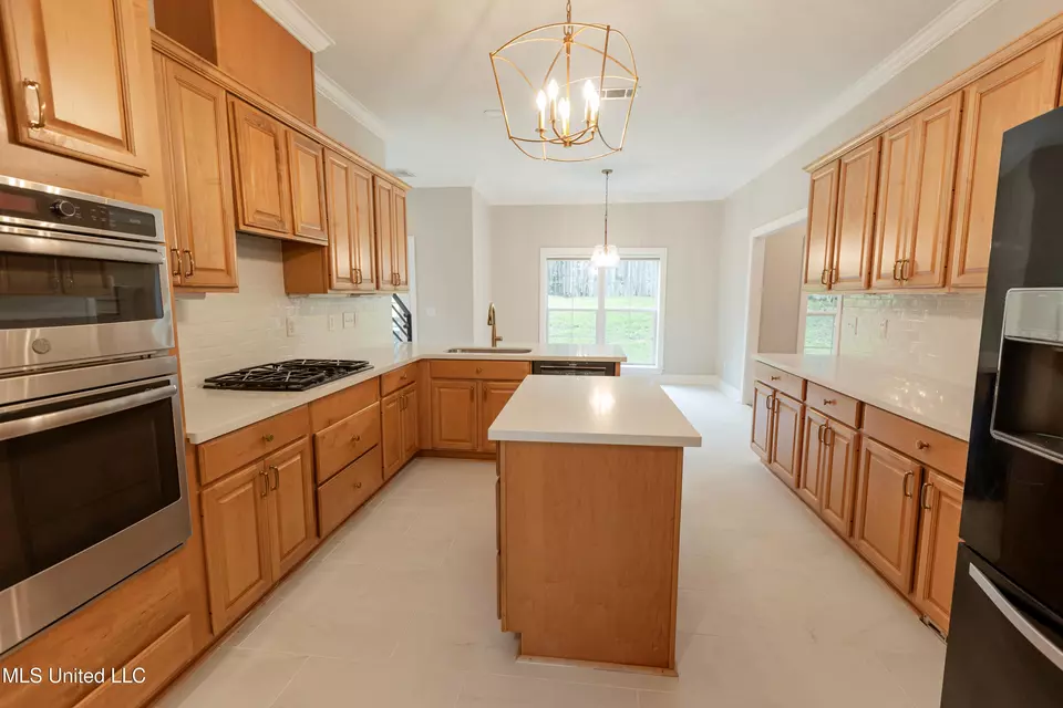 Kitchen - 418 Concord Dr, Clinton, MS 39056 photo 3 of 4