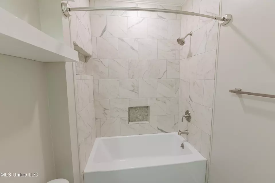 Bath - 418 Concord Dr, Clinton, MS 39056 photo 7 of 7
