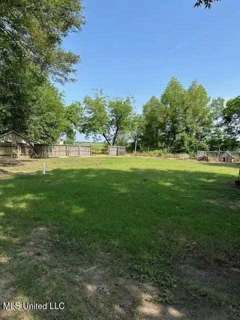 Exterior - 740 Eubanks Rd, Alligator, MS 38720 photo 2 of 2