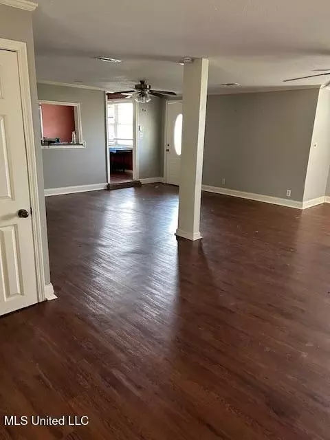 Living - 740 Eubanks Rd, Alligator, MS 38720 photo 1 of 3