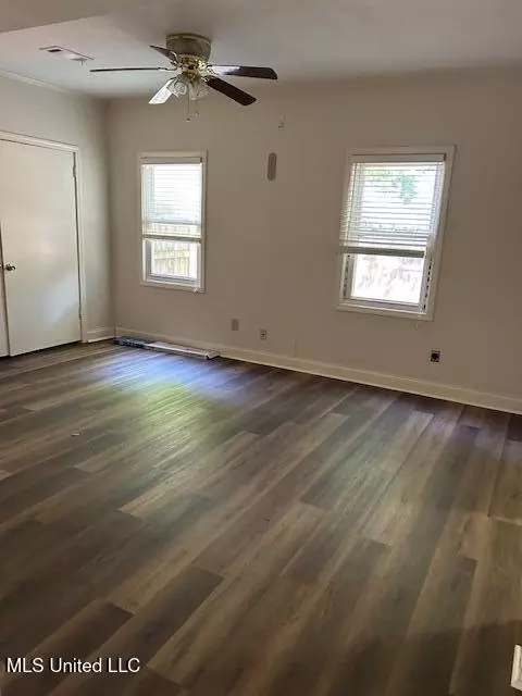 Living - 740 Eubanks Rd, Alligator, MS 38720 photo 3 of 3
