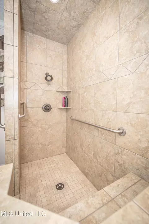 Bath - 10001 Echo Glen Dr, Moss Point, MS 39562 photo 9 of 9