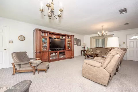 Living - 10001 Echo Glen Dr, Moss Point, MS 39562 photo 3 of 7